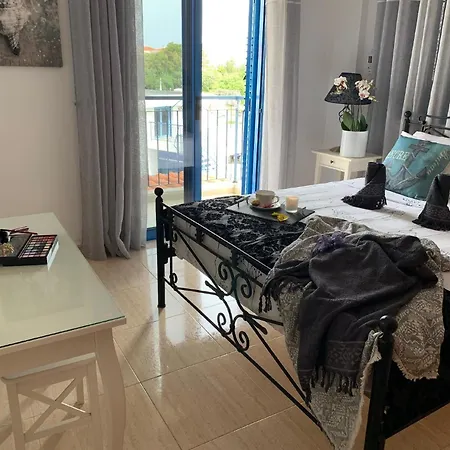 Ferienhaus Mit Privatpool Fuer 6 Personen Ca 150 Qm In Poli Crysochous, Westkueste Von Zypern Und Umgebung