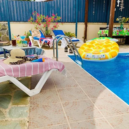 Ferienhaus Mit Privatpool Fuer 6 Personen Ca 150 Qm In Poli Crysochous, Westkueste Von Zypern Und Umgebung * Polis