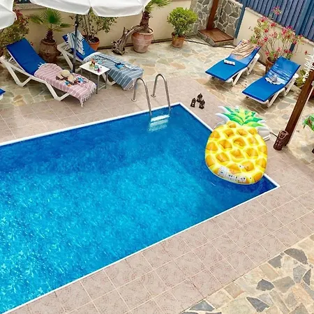 Ferienhaus Mit Privatpool Fuer 6 Personen Ca 150 Qm In Poli Crysochous, Westkueste Von Zypern Und Umgebung בית נופש